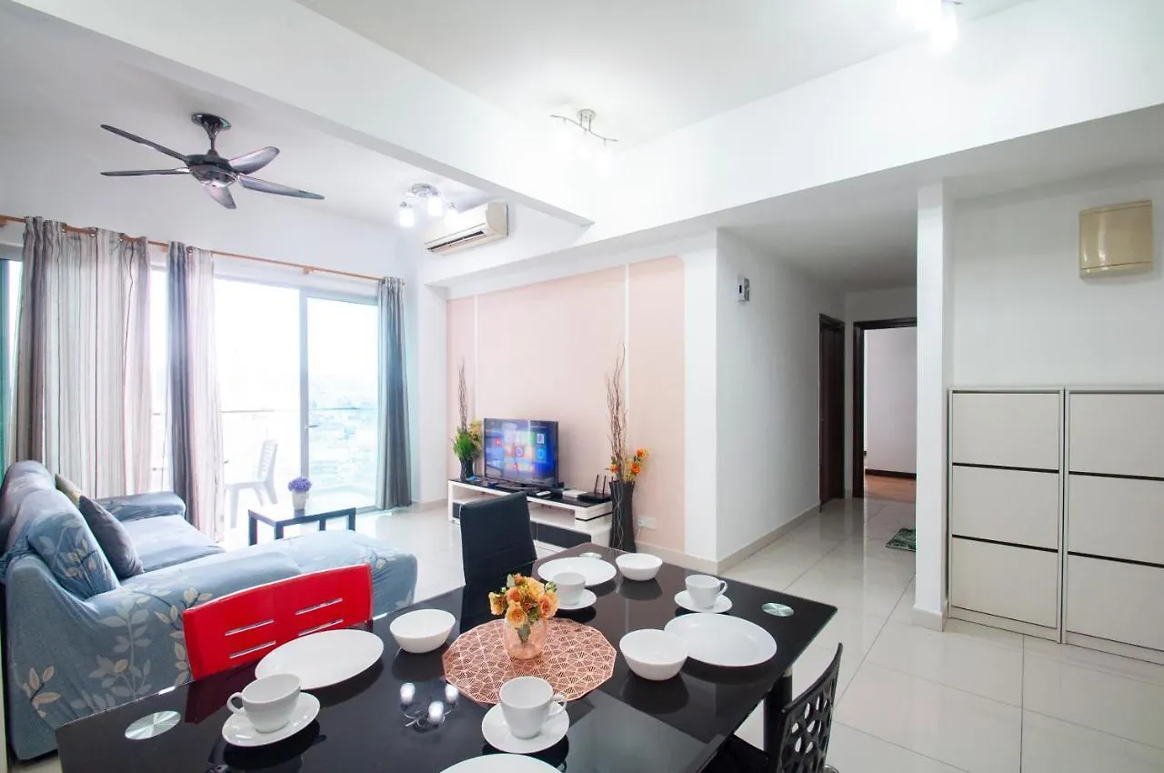 Stayawesome Homestay At Regalia Kuala Lumpur Apartment