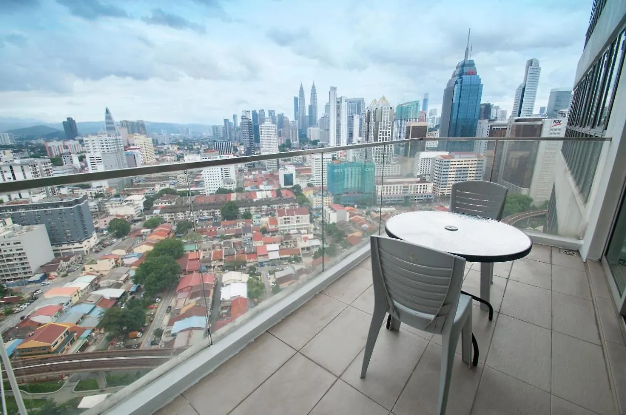 Stayawesome Homestay At Regalia Kuala Lumpur Apartment